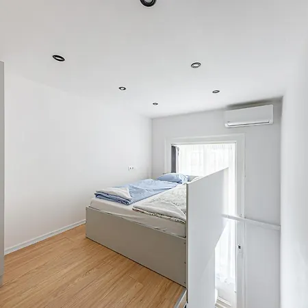 Elegant Downtown In Kiraly Street With Ac Budapest