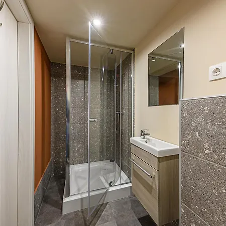 Elegant Downtown In Kiraly Street With Ac