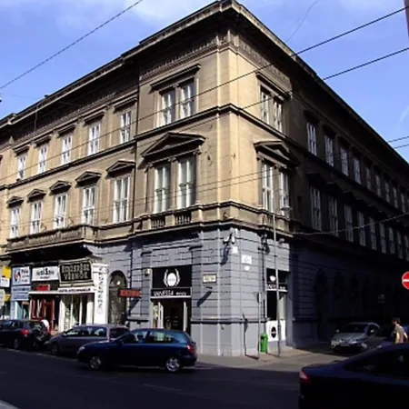 Elegant Downtown In Kiraly Street With Ac