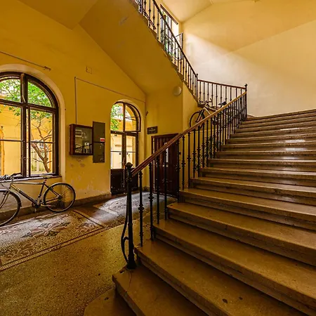 Lejlighed Elegant Downtown In Kiraly Street With Ac Budapest